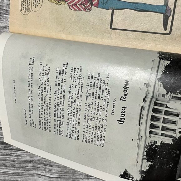 VINTAGE 1983 New Teen Titans Keebler Anti Drug with Nancy Reagan Certificate GUC - Picture 4 of 9